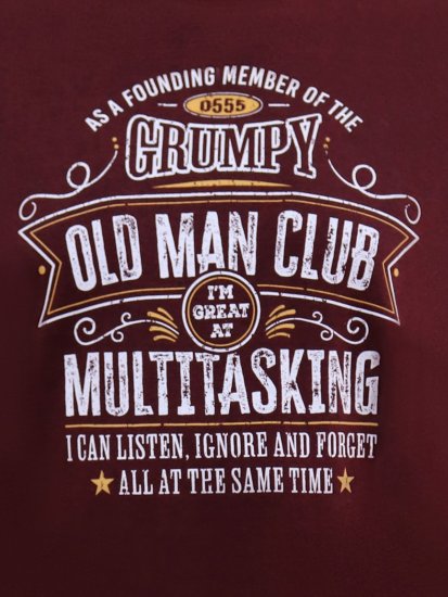 D555 Baldwin Grumpy Old Man Club Print Crew Neck T-shirt Burgundy/ Black Twist - T-särgid - Suured T-särgid 2XL – 14XL