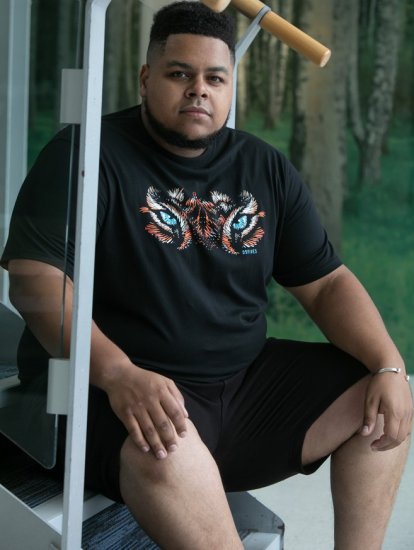 D555 Leamington Tiger Eyes Printed Crew Neck T-shirt Black - T-särgid - Suured T-särgid 2XL – 14XL