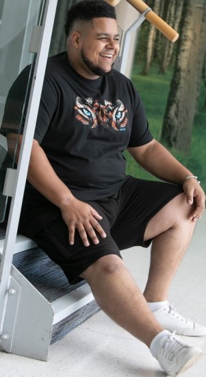 D555 Leamington Tiger Eyes Printed Crew Neck T-shirt Black - T-särgid - Suured T-särgid 2XL – 14XL