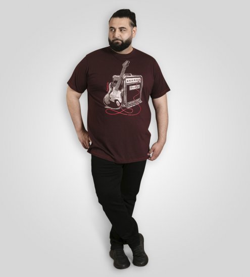 D555 Barnsley Guitar and Amp Crew Neck T-Shirt Burgundy - T-särgid - Suured T-särgid 2XL – 14XL