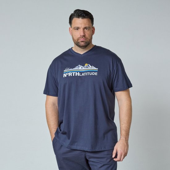 North Latitude Mountain T-Shirt V-Neck Tumesinine - T-särgid - Suured T-särgid 2XL – 14XL