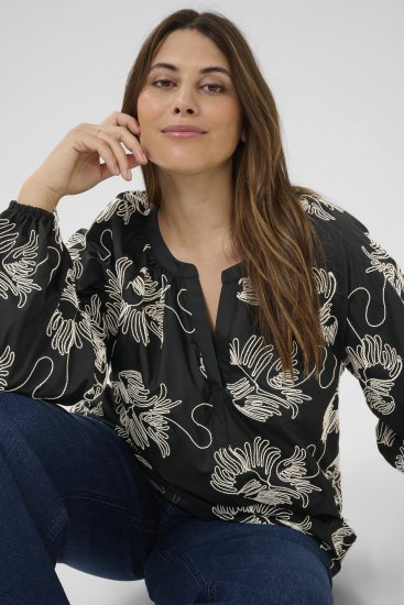 Kaffe Curve Kimmie Blouse Black Chalk Embroidery - Pluusid - 
