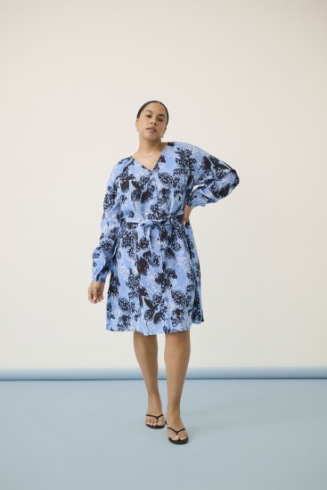 Kaffe Curve Aliana Dress Blue Flower Animal - Midikleidid - 