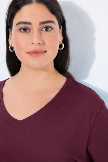 Ulla Popken Back To Basics V-Neck Relaxed Fit Cotton Tee Dark Berry - T-särgid - Naiste T-särgid