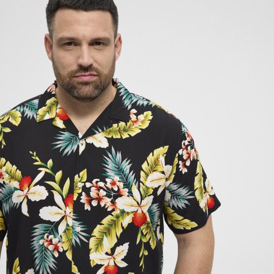 North Latitude Shirt Short Sleeve Printed Allover Black - Särgid - Meeste suured särgid 2XL – 8XL